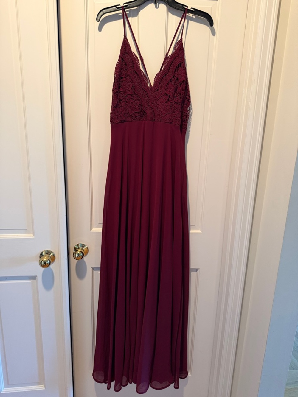 Lulu’s Burgundy Lace Bodice Spaghetti Strap Maxi Dress